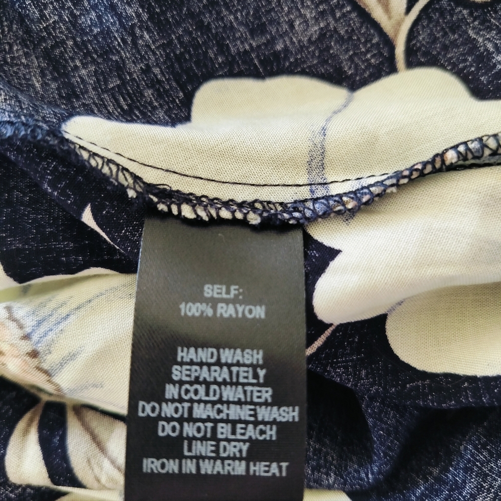 LuLu Navy Blue White Floral Hi-Lo 100% Rayon Wrap Dress Size Large - Picture 9 of 9